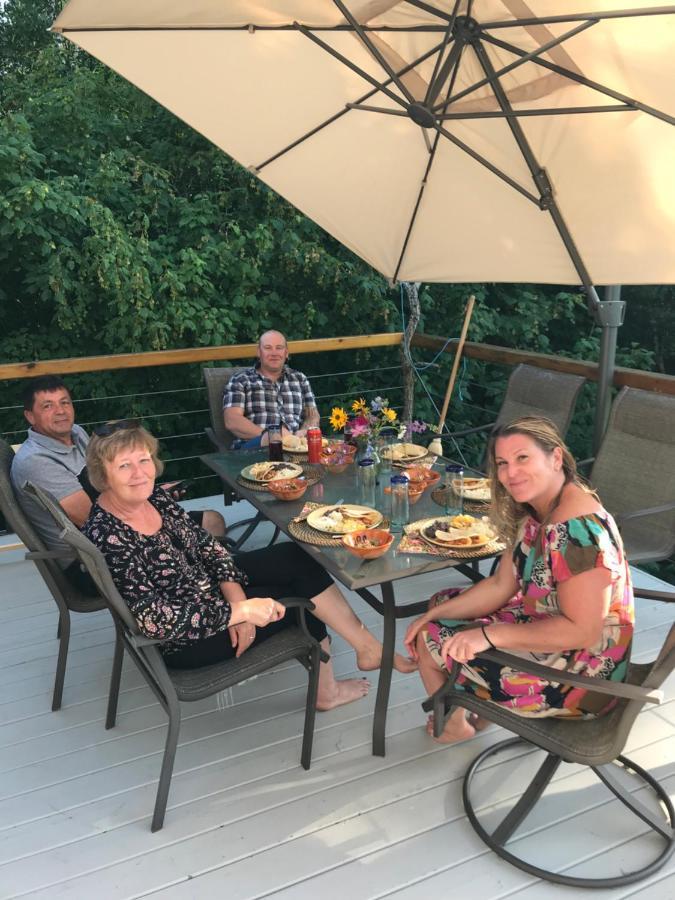 Pebble Springs Bnb Grand Beach Exteriör bild