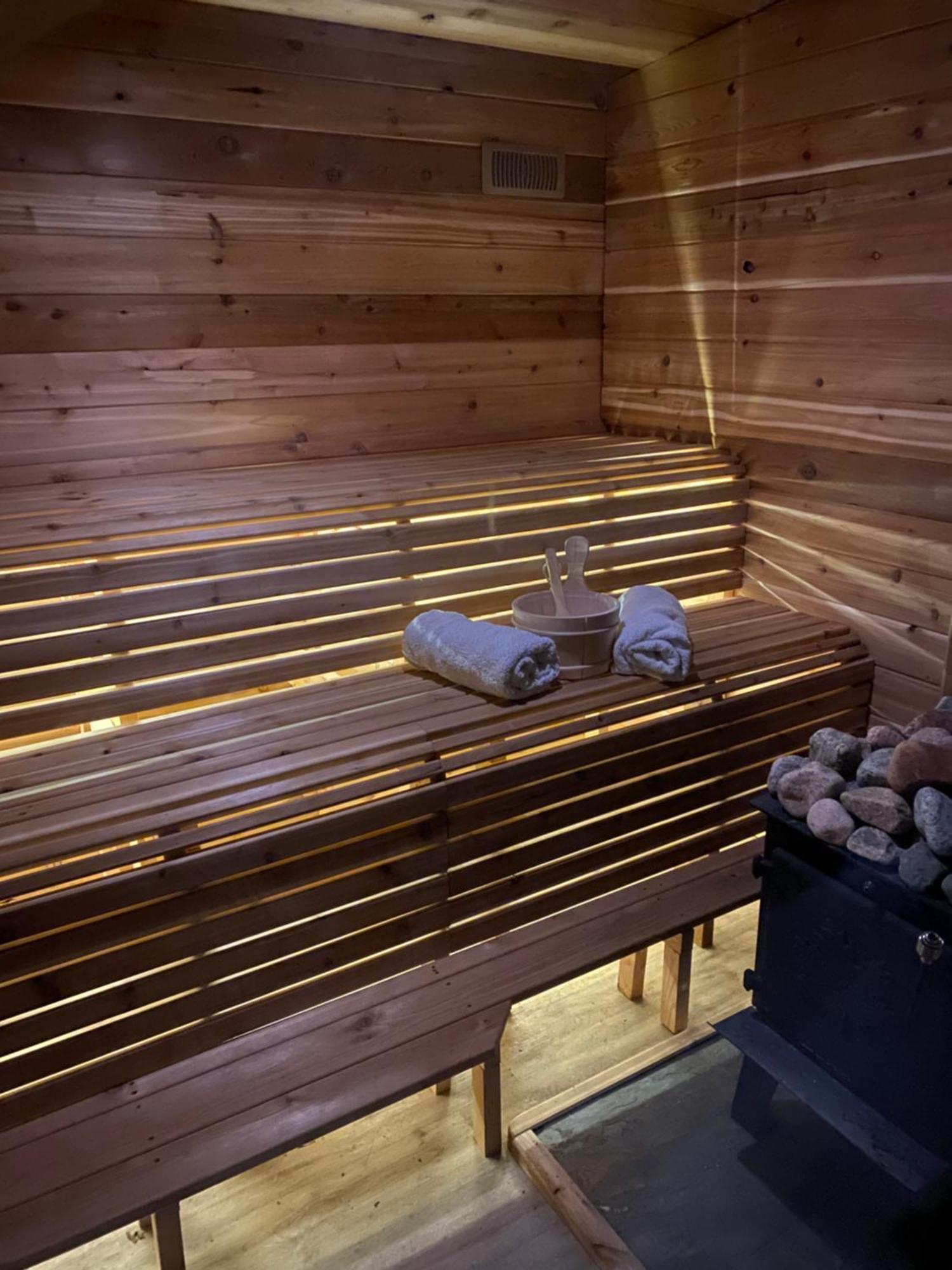 Pebble Springs Bnb Grand Beach Exteriör bild